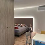 Mini - Verona&lake شقة *